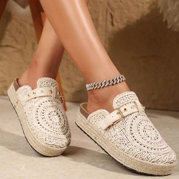 Elegant Designed Clogs In Cream - Picture 2 of 6